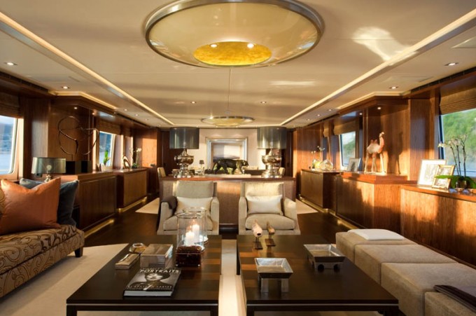 Super Yacht 4YOU - Heesen Main Salon.png